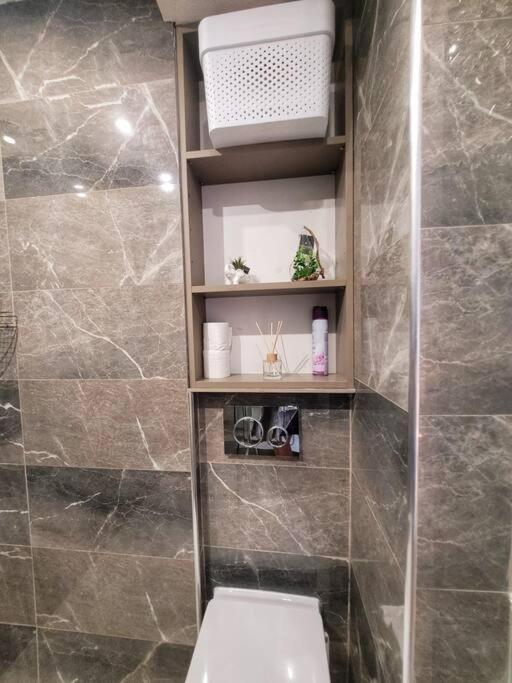 Love Room A Cannes - Appartement 25M2 Pour 2 Personnes Avec Un Jacuzzi Prive Ngoại thất bức ảnh