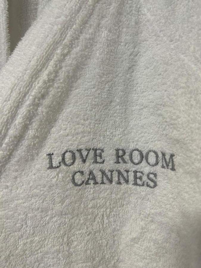 Love Room A Cannes - Appartement 25M2 Pour 2 Personnes Avec Un Jacuzzi Prive Ngoại thất bức ảnh